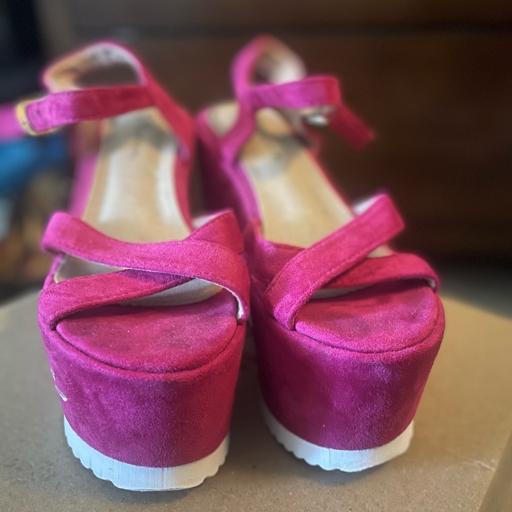 Nasty Gal Fuchsia Floral Platform Sandals - Picture 2 of 5